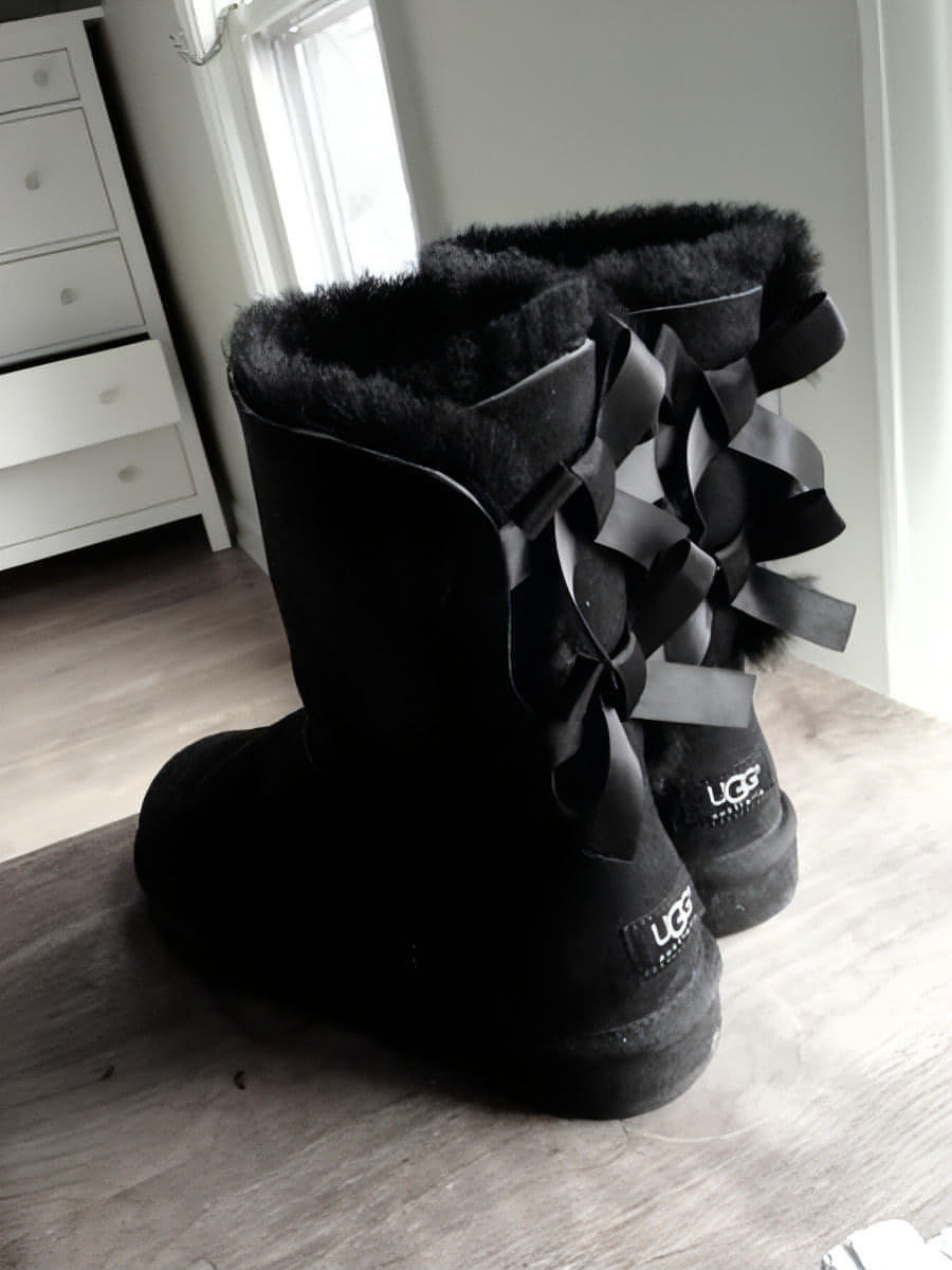 מגפי האג UGG Bailey Bow II Black