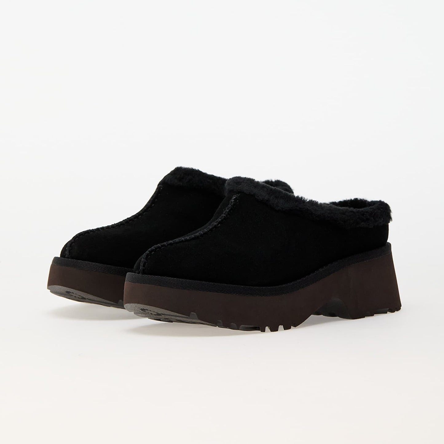 נעלי האג פלטפורמה UGG New Heights Cozy Clog Black
