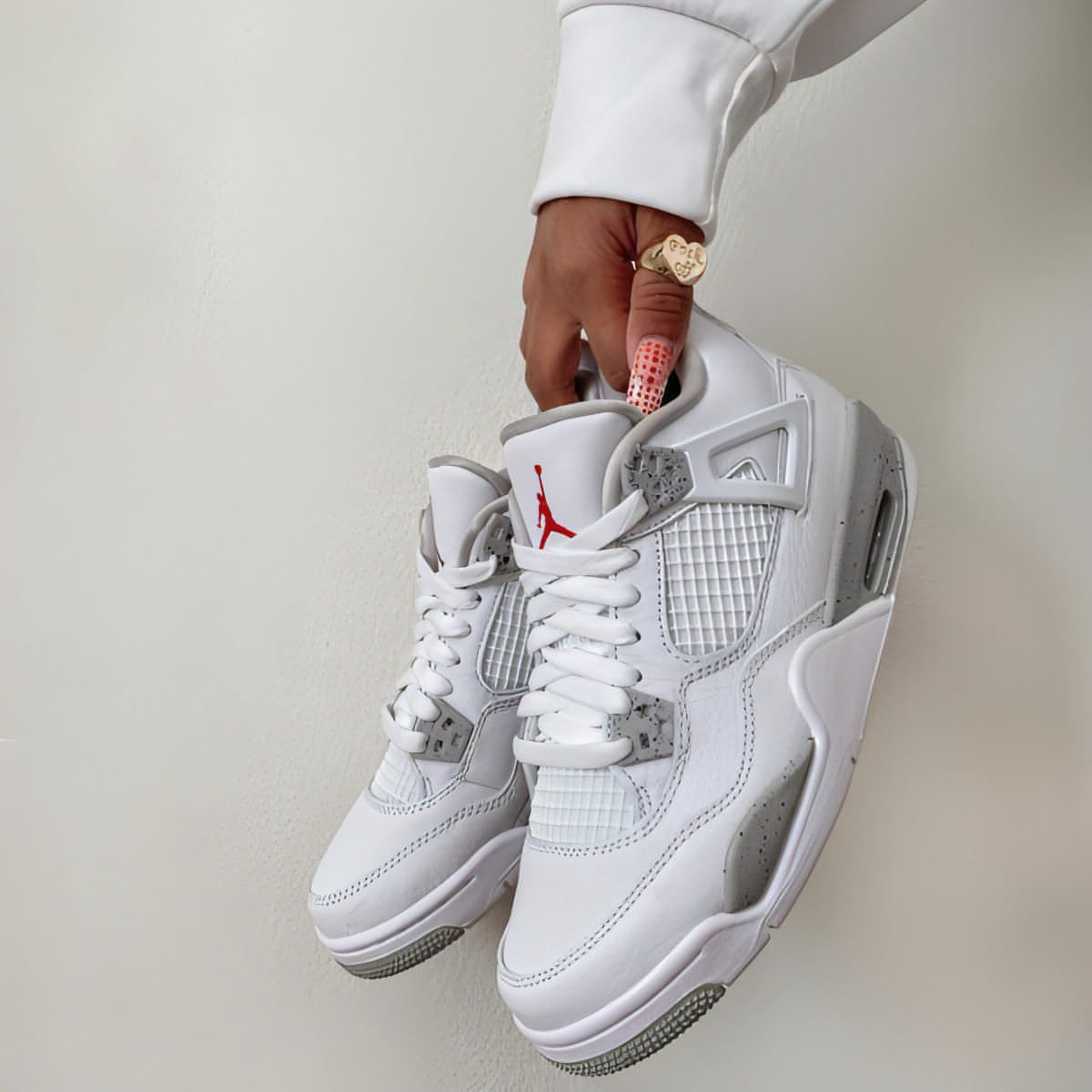 Air Jordan 4 Tech White (White Oreo)