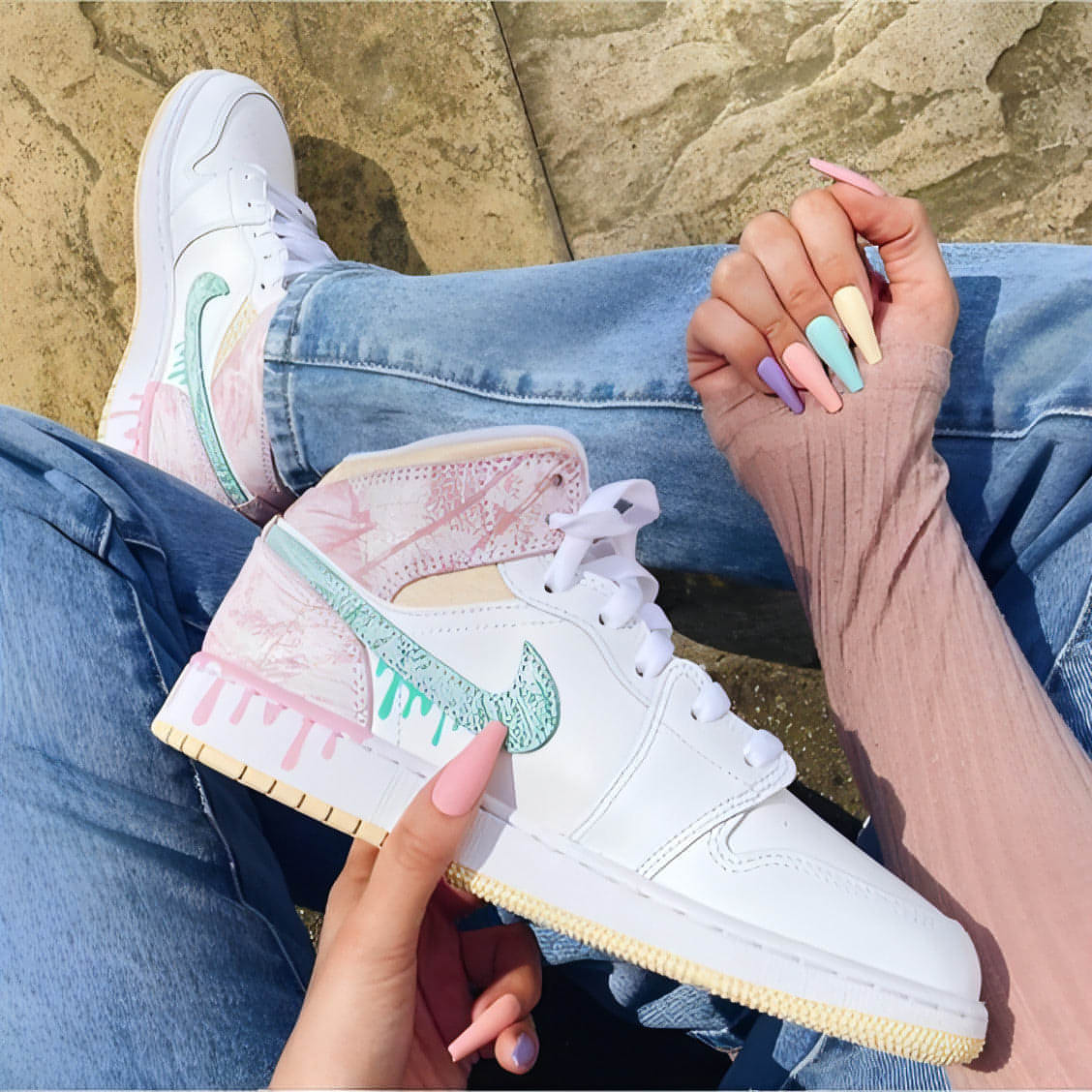 Air Jordan 1 Mid Paint Drip