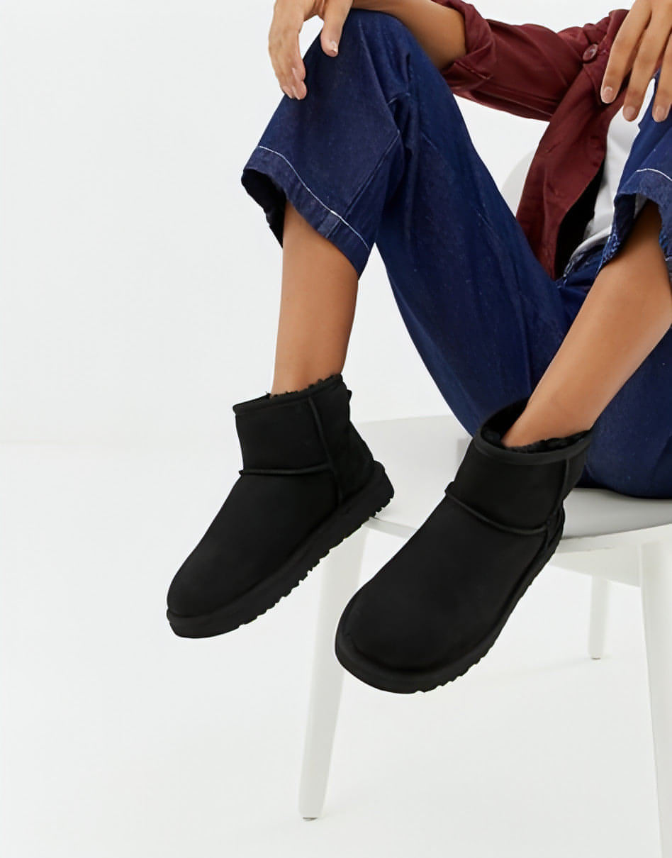 מגפי האג UGG Classic Mini Boot Black