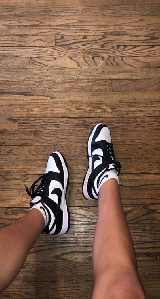 Dunk Low Black White