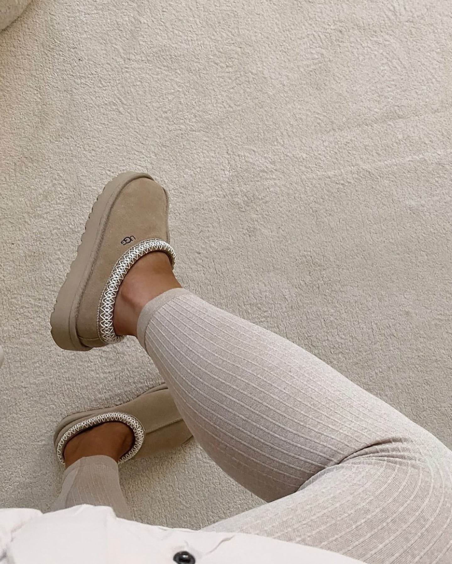 נעלי האג פלטפורמה Ugg Tazz Slipper Sand
