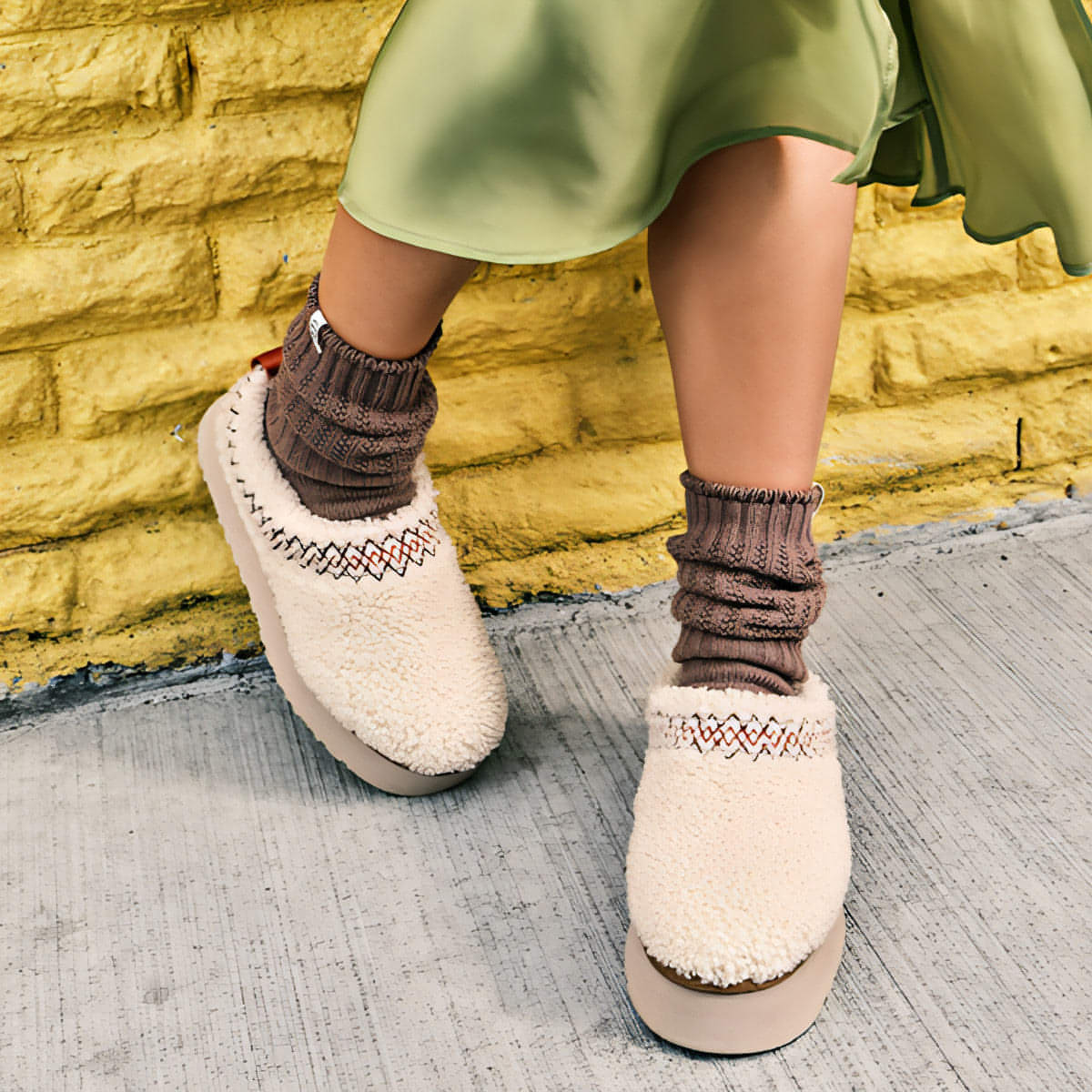 נעלי האג פלטפורמה Ugg Tazz Braid Natural