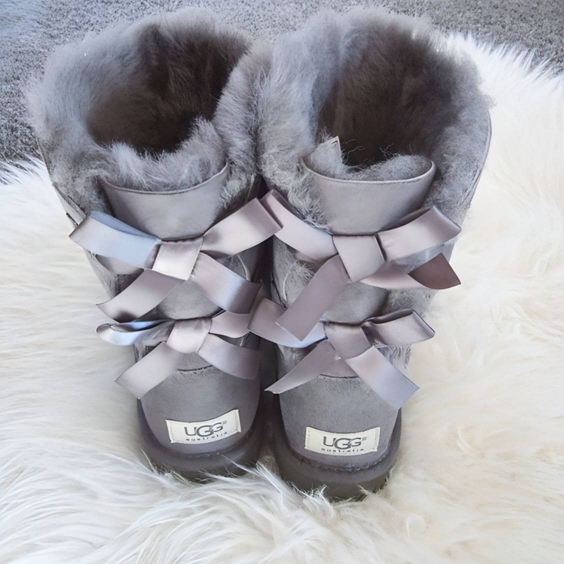 מגפי האג UGG Bailey Bow II Grey