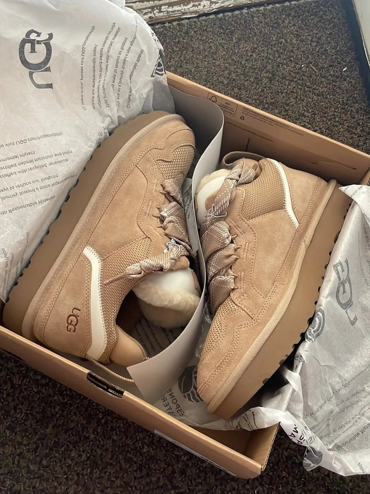 נעלי האג UGG Lowmel / Wheat