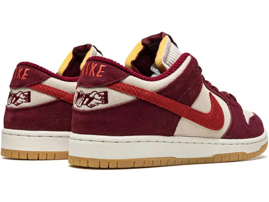 Dunk Low SB Skate Like A Girl | דאנק נמוכות