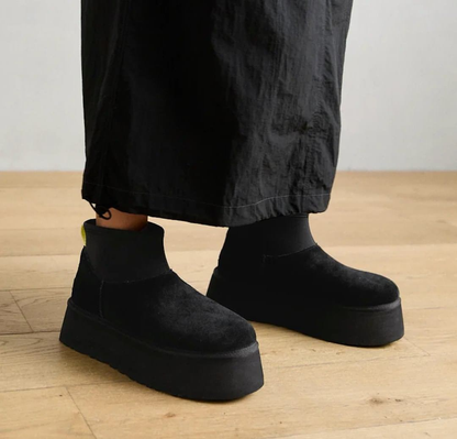 נעלי האג פלטפורמה UGG Classic Mini Dipper Black