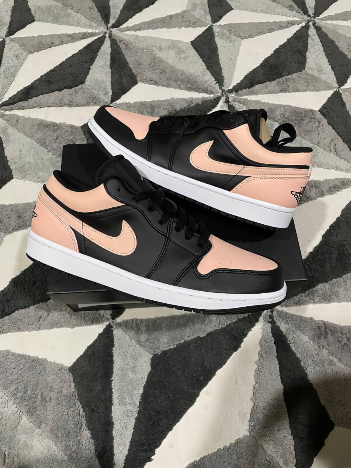 Air Jordan 1 Low Crimson Tint