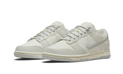 Dunk Low Light Bone